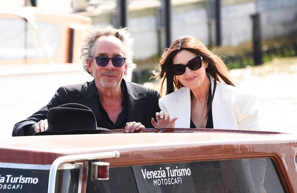 Monica Bellucci et Tim Burton : le couple tout en élégance et contraste à Venise