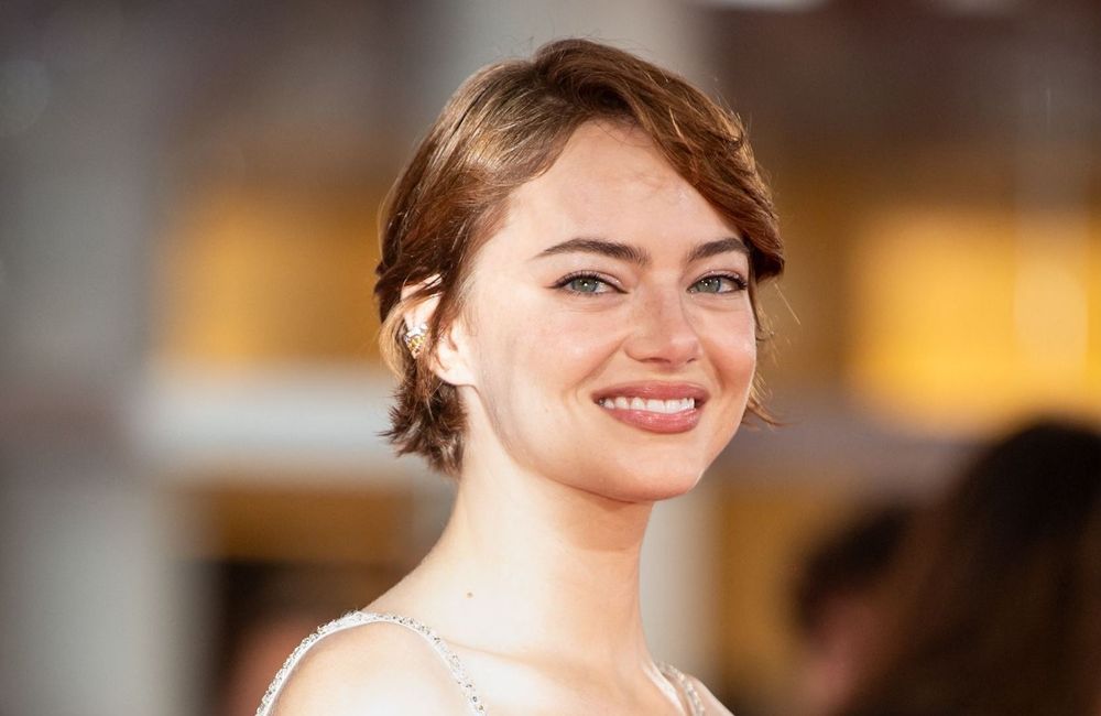 « Coupe clochette » : cette variante de la pixie donne des airs de fée aux stars