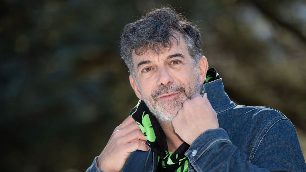 Stéphane Plaza : "J'ai signé Patrick Bruel", il se fait passer pour le chanteur et endosse son identité