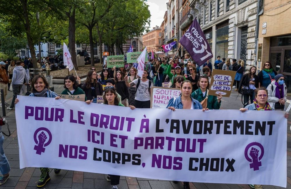Accès à l'IVG : ce que le texte voté au Parlement européen va changer pour les femmes