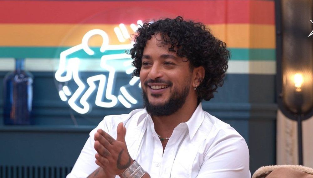 Slimane révèle sa lutte contre la gynécomastie, une maladie masculine méconnue