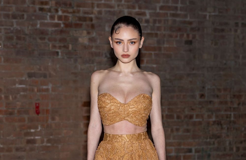 Leni Klum : en bustier et jupe en dentelle, elle fait rimer élégance et sensualité au défilé Michael Kors