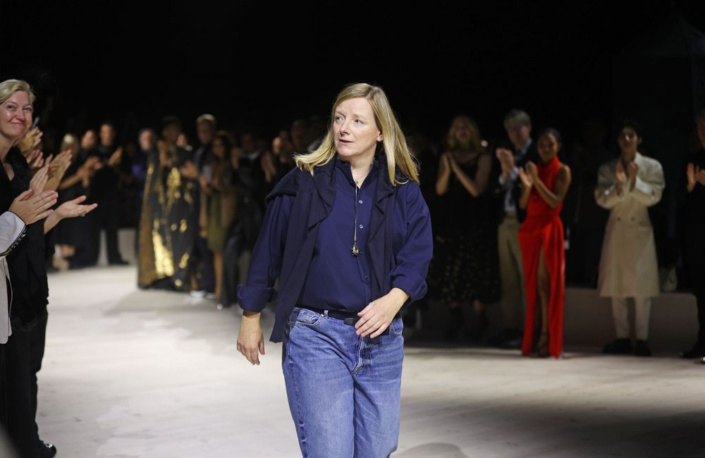 De McQueen à Givenchy : qui est vraiment Sarah Burton ?