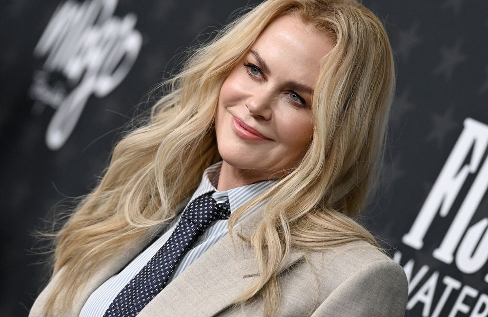 Nicole Kidman adopte le carré platine le plus désirable du printemps