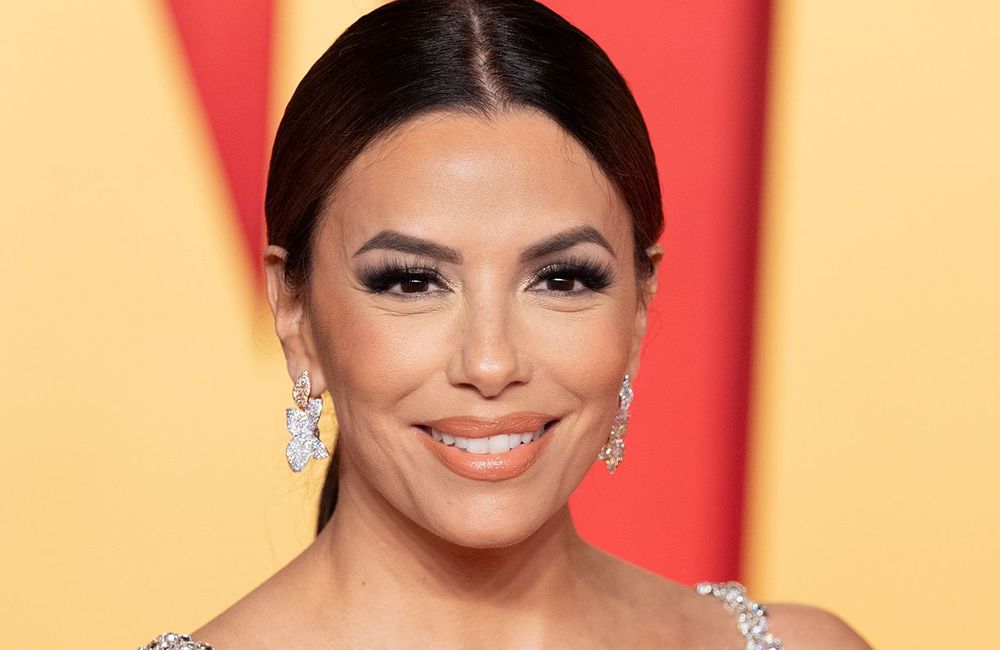 À 48 ans, Eva Longoria dévoile sa routine anti-taches en vidéo