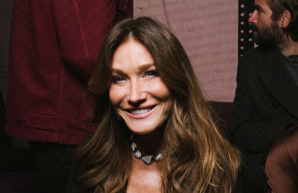 Carla Bruni : elle annonce avoir terminé son traitement contre le cancer du sein