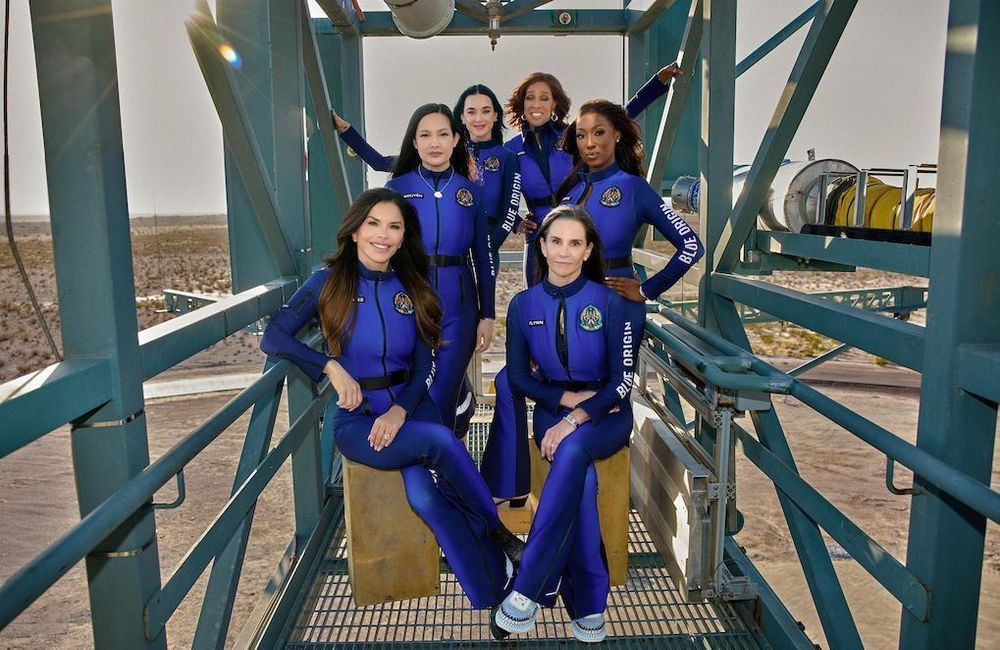 Vol dans l’espace : qui sont les cinq femmes à embarquer avec Katy Perry dans une fusée 100 % féminine ?