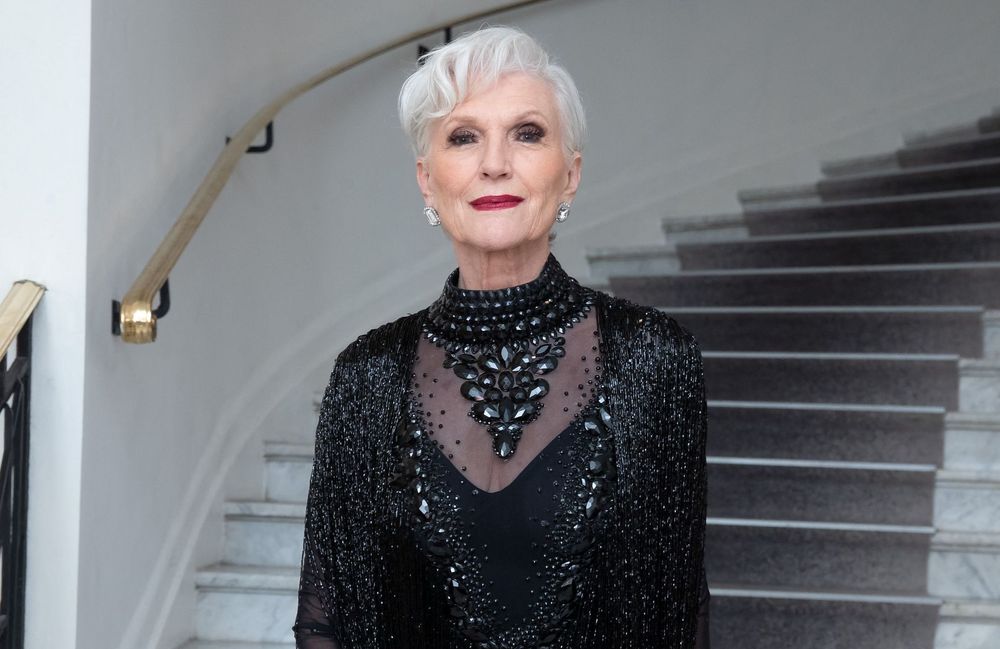 Qui est Maye Musk, la mère d'Elon devenue mannequin star à 60 ans ?