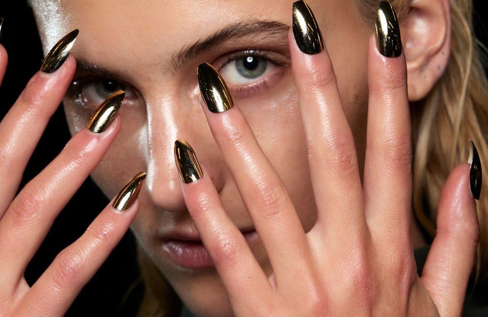 Vernis semi-permanents : cet ingrédient phare bientôt interdit dans toute l’Europe