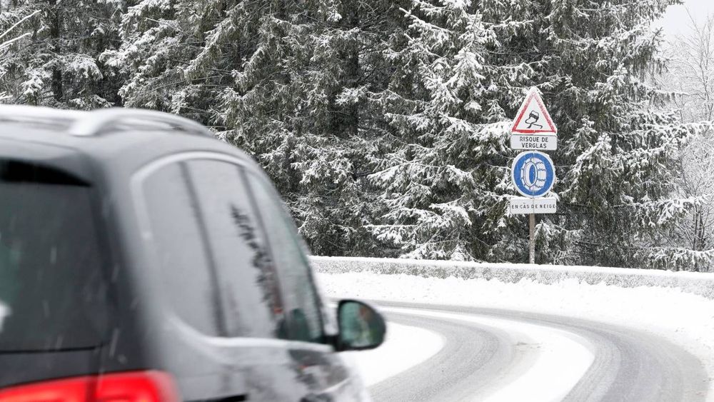 Assurance auto : en cas d'accident en montagne sans chaînes ou pneus hiver, est-on indemnisé ?