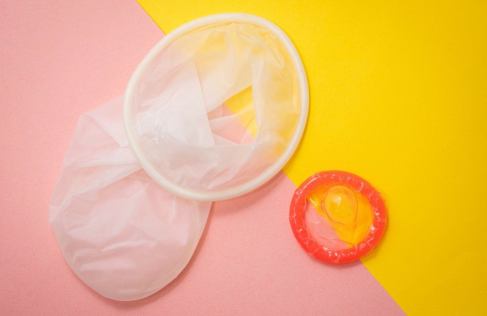 Journée du préservatif interne : cinq questions que l’on se pose sur ce contraceptif