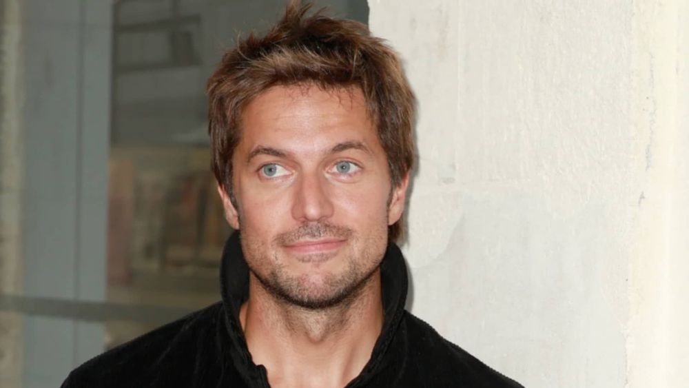 Emily in Paris : Lucas Bravo en couple ? Il est aperçu très proche d’une célèbre actrice américaine à Cannes !