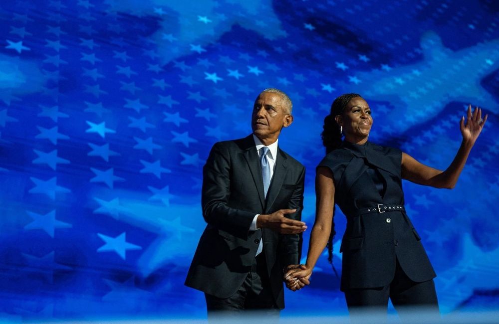 Michelle et Barack Obama partagent un rare cliché avec leurs filles Sasha et Malia pour Thanksgiving