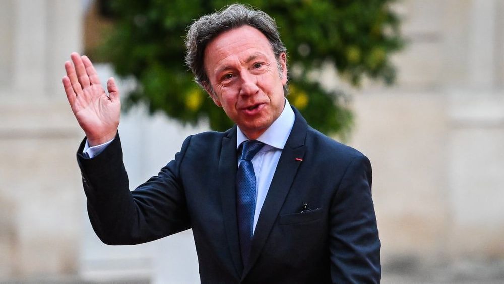 Stéphane Bern brutalement honnête sur Slimane : "On prend un artiste qui..."