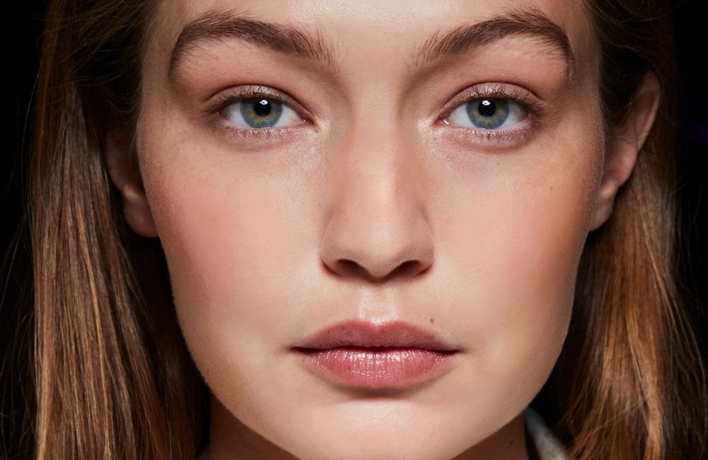Gommage au sucre : l’astuce de Gigi Hadid pour des lèvres douces fonctionne-t-elle vraiment ?