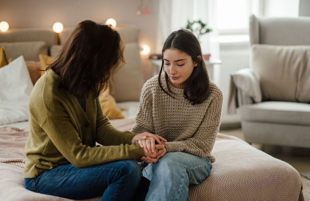 Dépression, anxiété : pour aller mieux, les jeunes n’ont jamais autant eu besoin de leurs parents