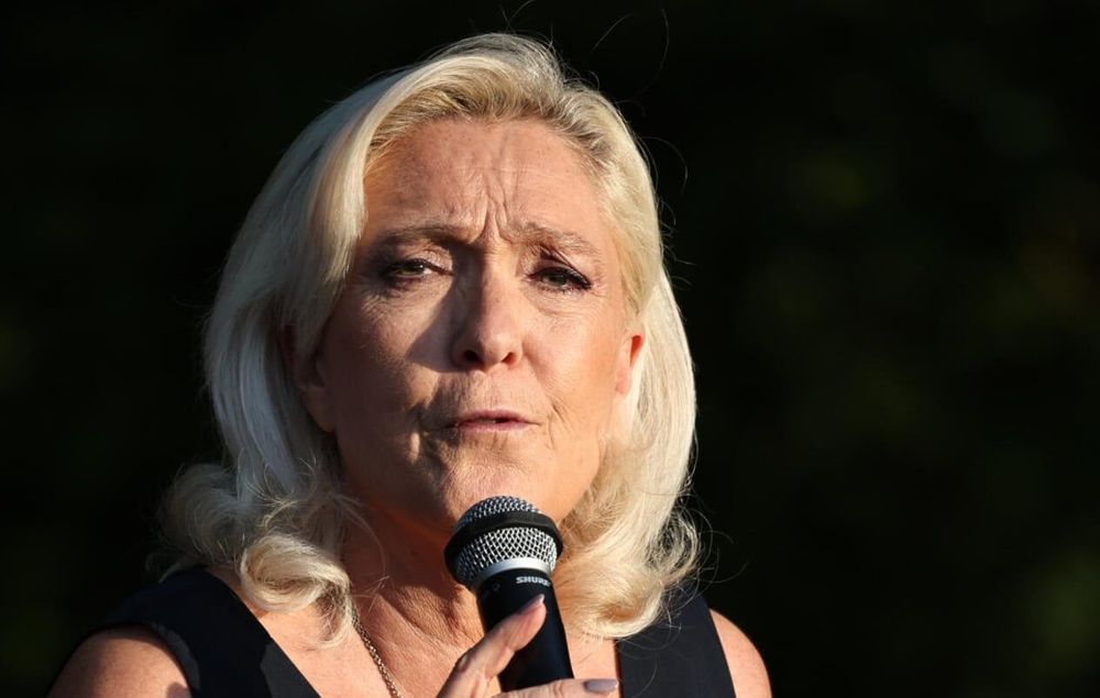 "Marine Le Pen veut juste défendre sa propre GUEULE !" Catherine, auxiliaire de vie, veut qu'elle "assume sa connerie