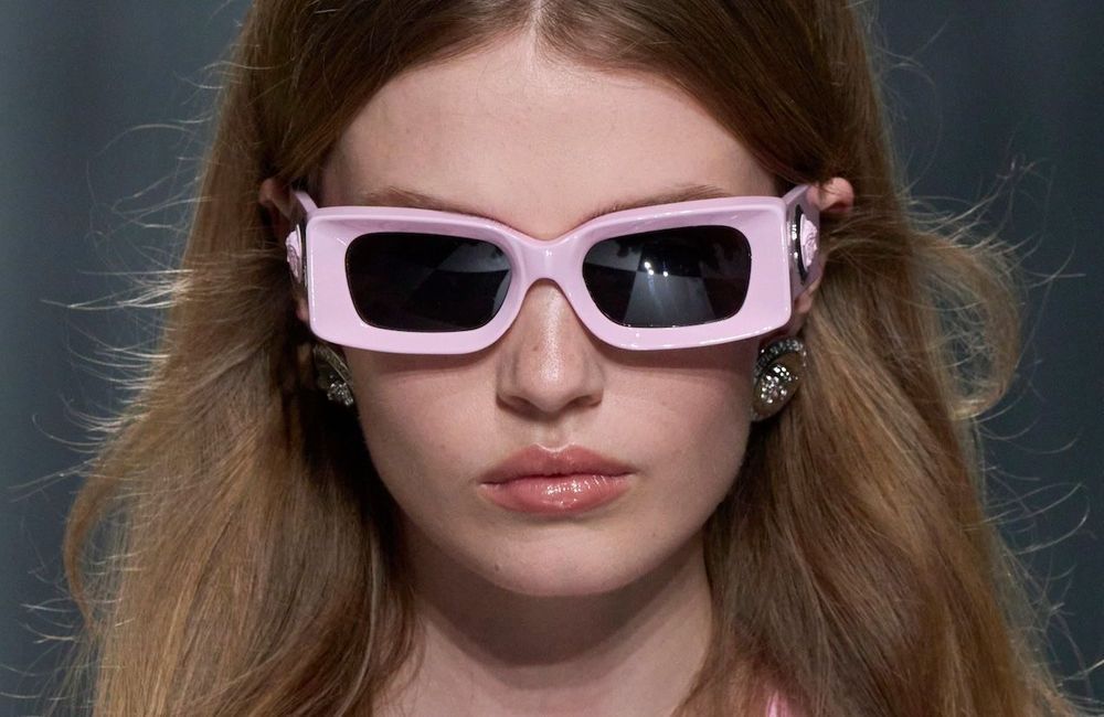 Du lilas au jaune beurre, les lunettes pastel investissent l'été