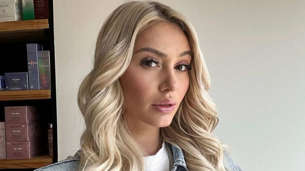 "Je me suis senti vidée, dévastée" : Eloïse Appelle atteinte d'un cancer du sein agressif, elle se montre le crâne rasé