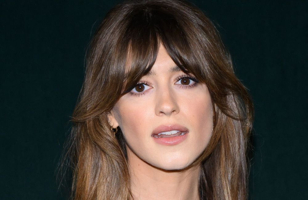 Le Babydoll Brunette : cette coloration, qui adoucit le visage, sera partout ce printemps