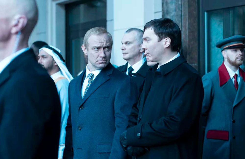 « Le mage du Kremlin » : les premières images haletantes du film avec Jude Law en Vladimir Poutine