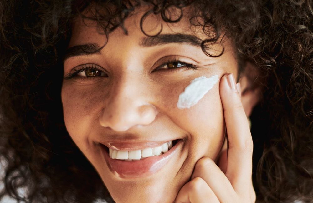 Neuro-cosmétique : les soins pour la peau soignent-ils vraiment la santé mentale ?