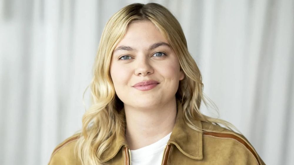 Louane : la chanteuse prend une décision radicale pour la préparation de l'Eurovision, "c'est trop toxique" !