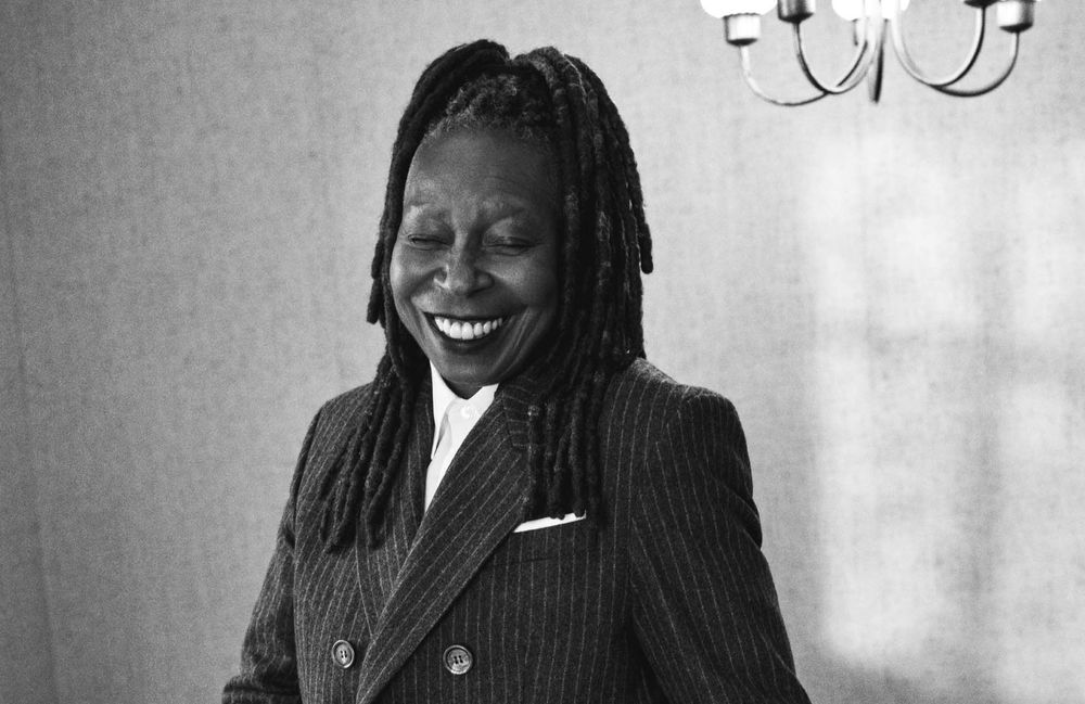 Whoopi Goldberg, icône de mode : elle devient égérie d’une marque parisienne