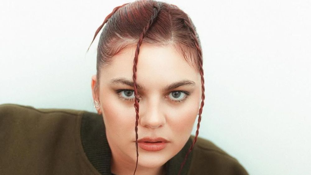 Louane à l’Eurovision 2025 : sa chanson dévoilée, sa fille Esmée crée la surprise