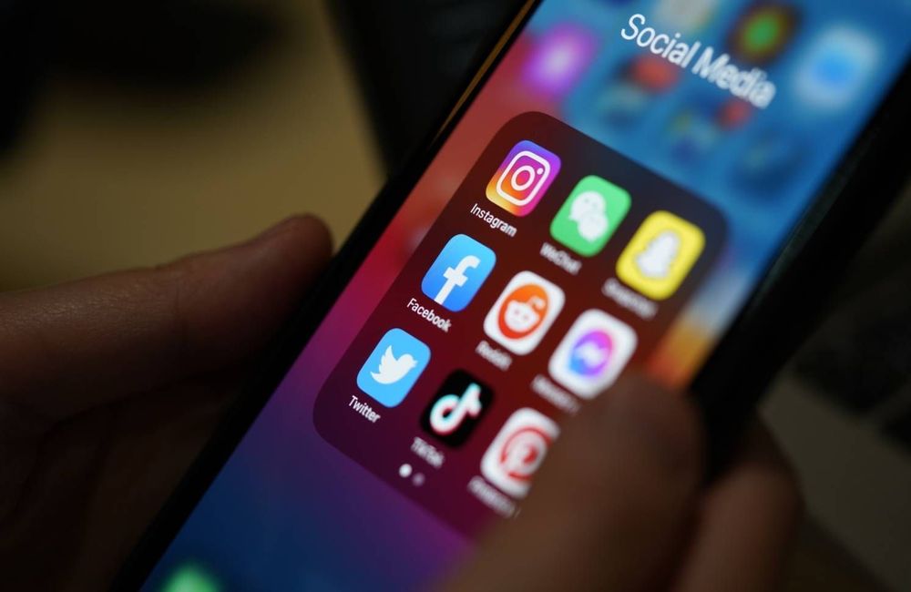 L'Australie interdit les réseaux sociaux aux moins de 16 ans