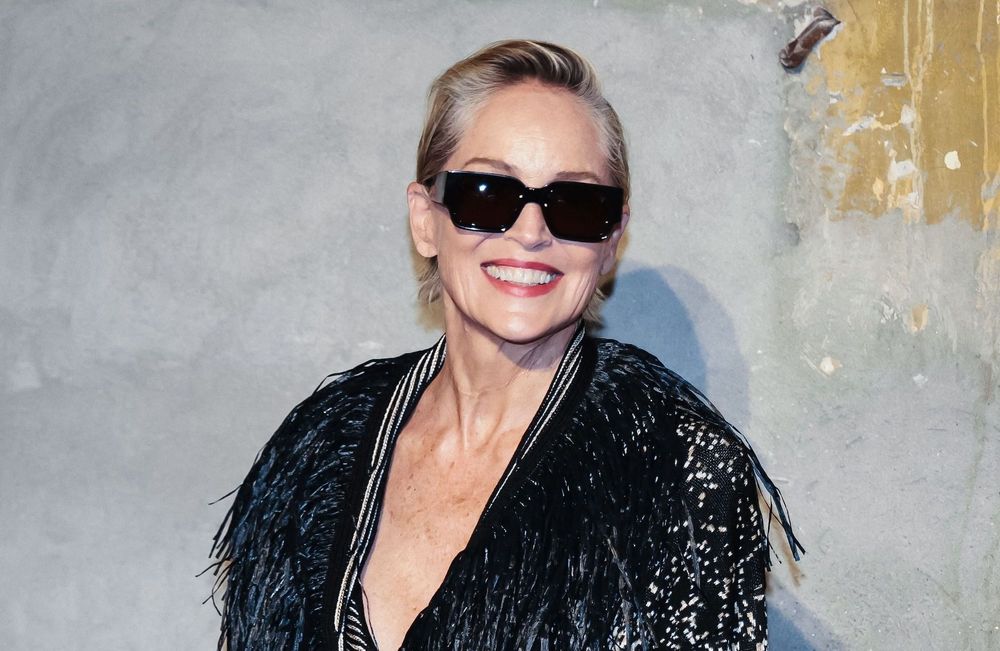 Julien Doré surprend Sharon Stone avec un beau cadeau