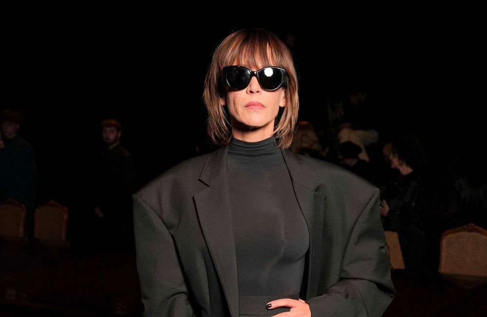 ELLE DÉBRIEFE - Fashion Week de Paris Jour 7 : Sophie Marceau sur du Britney Spears chez Balenciaga