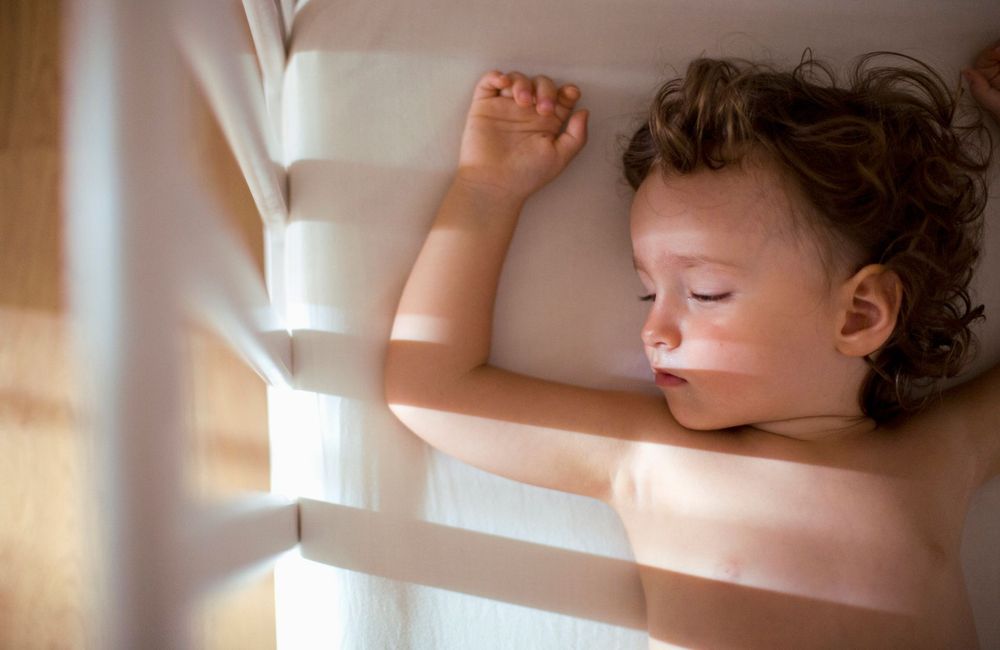 Canicule : comment aider un enfant à s’endormir malgré la chaleur