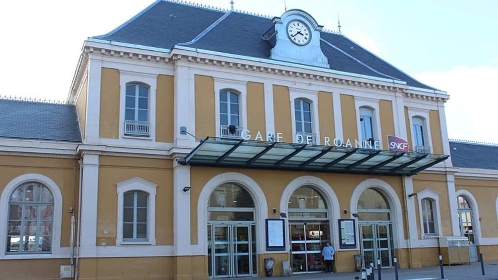 Roanne : drame à la gare routière, une jeune femme de 18 ans succombe d’une atroce manière sous les yeux d’un ami !