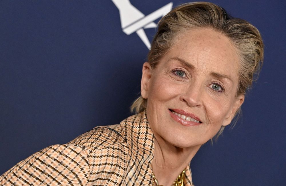 Sharon Stone : à 66 ans, l’actrice mise sur un maquillage minimaliste