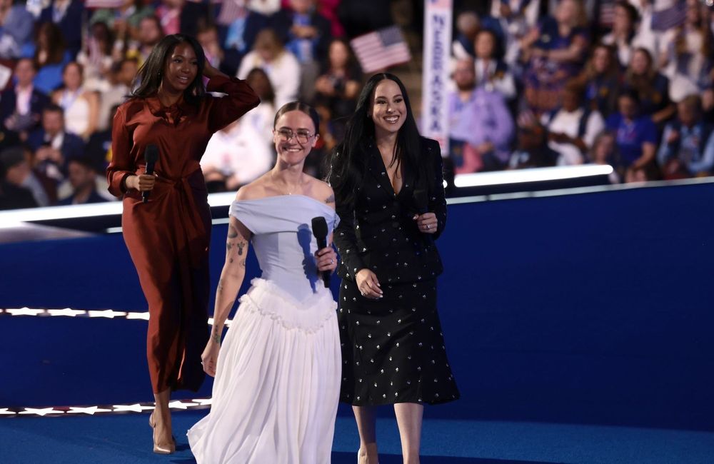 Joe Ando, le TikTokeur derrière la robe personnalisée d'Ella Emhoff à la convention démocrate
