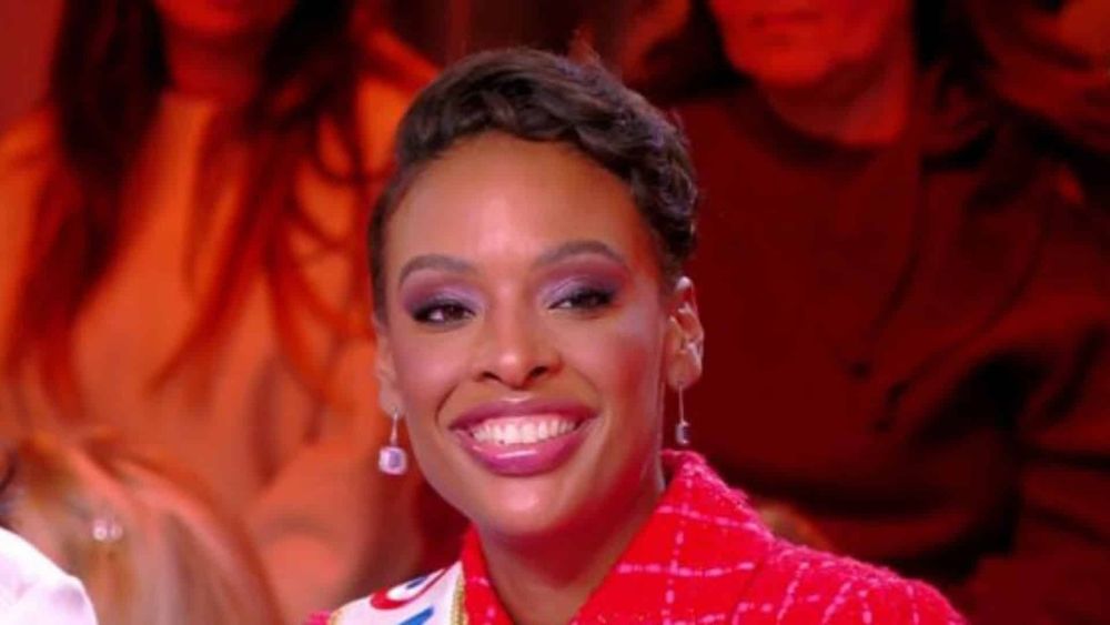Angélique Angarni-Filopon (Miss France 2025) admirative de la force de sa mère face au cancer, elle fait des révélations