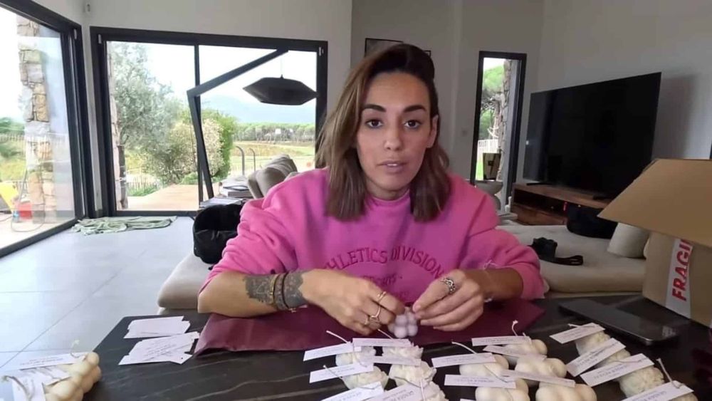 Hilona Gos : très critiquée après avoir jeté une tranche de fromage sur son bébé, elle pousse un coup de gueule !