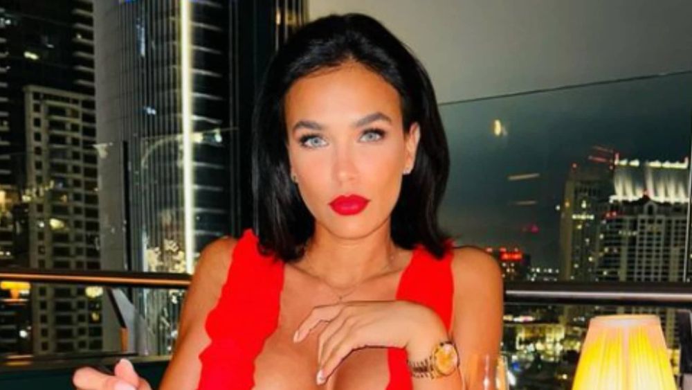 Julie Ricci : sur le point de se réengager ? Elle fait une annonce surprenante, "she said yes !"
