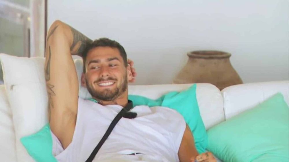 Patrick (La Villa des cœurs brisés) évoque son trio avec Vincent Queijo et Gabriel : "On ne se tire pas vers le haut"