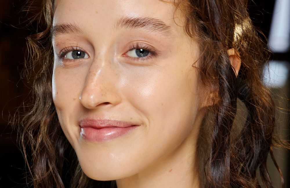 Soins du visage : voici ceux qu’il faut remplacer à l’automne selon les dermatologues