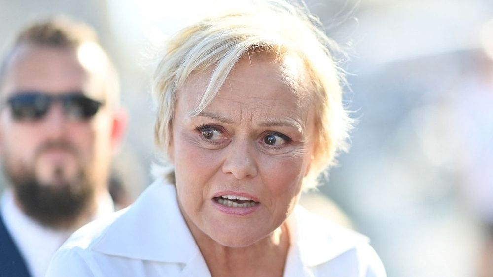Muriel Robin (69 ans) saisit la justice : son gros coup de gueule : "Je tiens à vous le dire..."