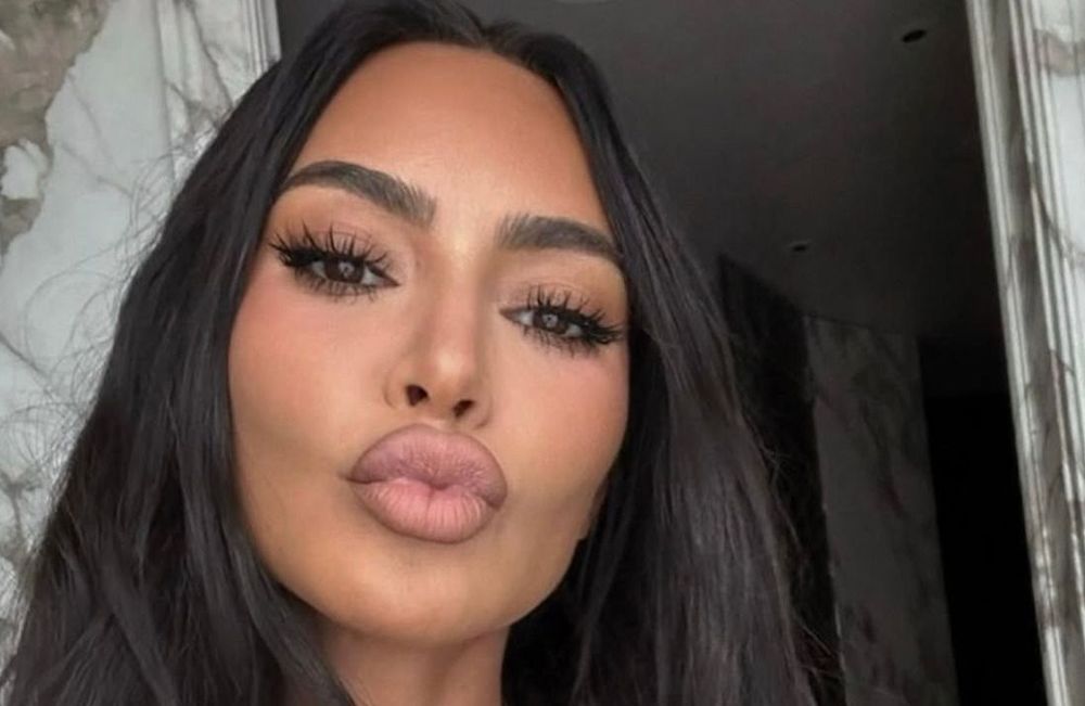 À son tour, Kim Kardashian succombe à la coupe carré