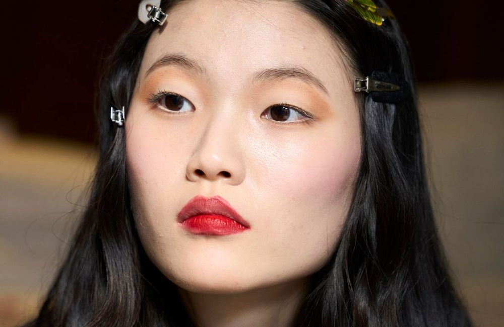Cette astuce pour appliquer du rouge à lèvres va changer votre façon de vous maquiller