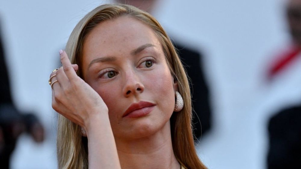 Ester Expósito : "On commence à se détester", la chérie de Kylian Mbappé sans détour sur une période difficile de sa vie