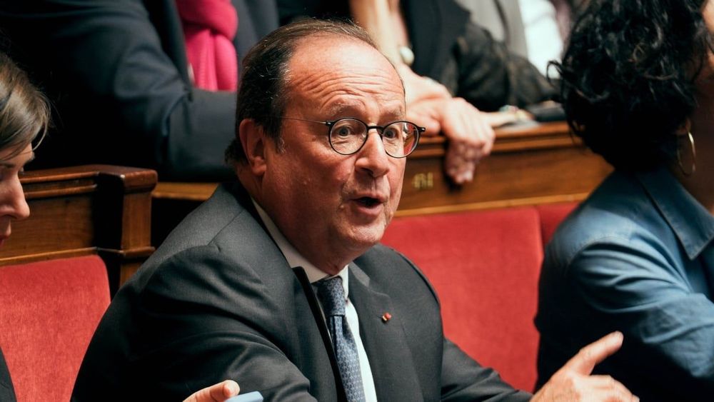François Hollande prêt à lâcher un énorme scoop, Jean-Michel Aphatie lui coupe l'herbe sous le pied