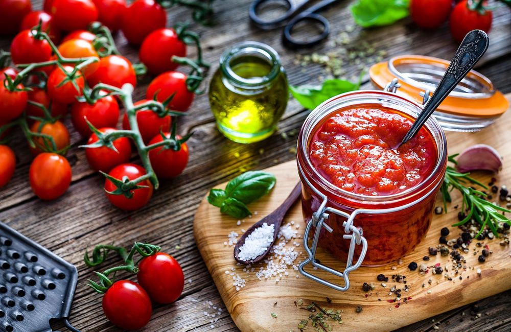 Voici 3 ingrédients du placard pour réduire l’acidité de sa sauce tomate maison