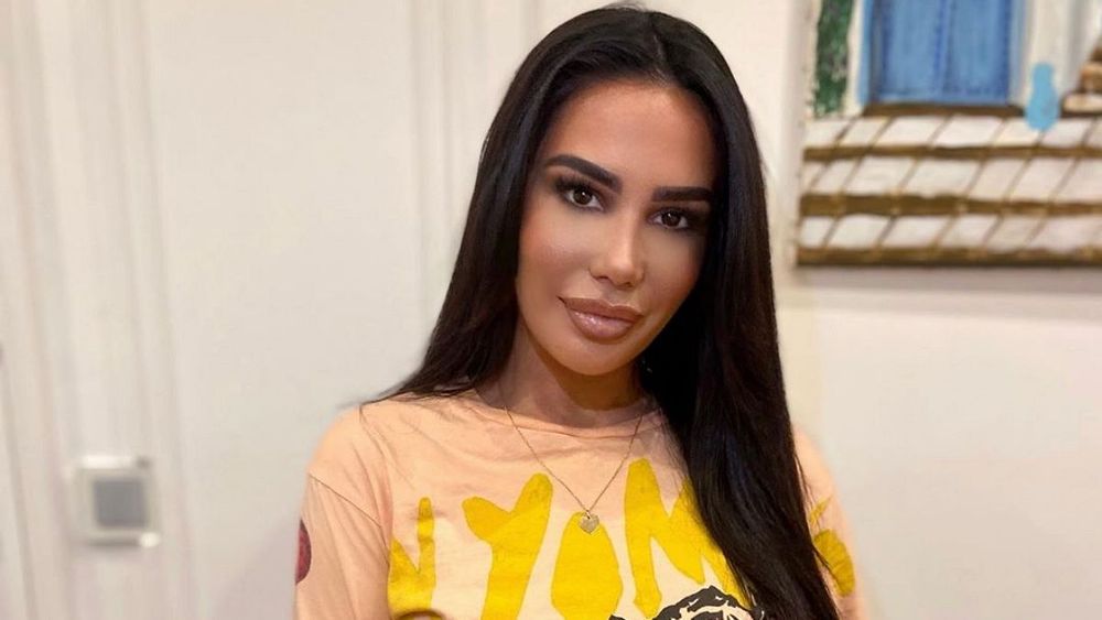 Milla Jasmine enceinte de son deuxième enfant, elle dévoile des photos de son baby-bump