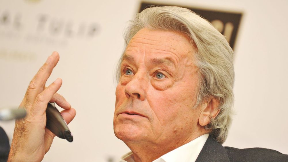 Alain Delon : l’acteur est placé sous curatelle forcée