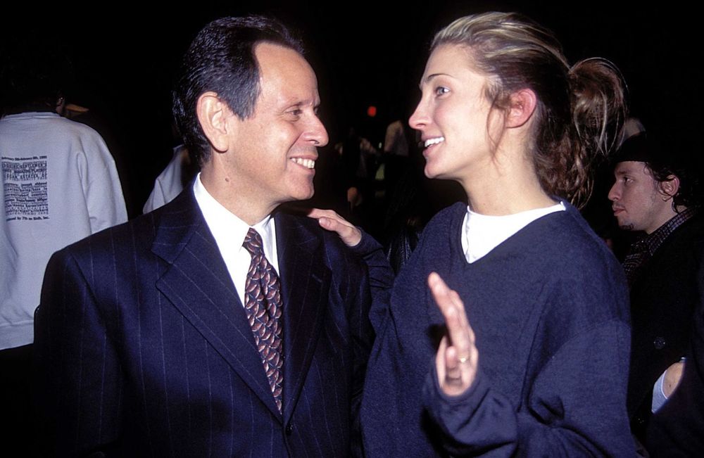 Cette astuce de layering portée par Carolyn Bessette Kennedy revient au printemps